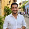 Armando Chávez, distribuidor de chanclas para playa en Yucatán